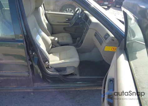 1999 Volvo V70 из США, поврежденный, VIN YV1LW55A2X2575297